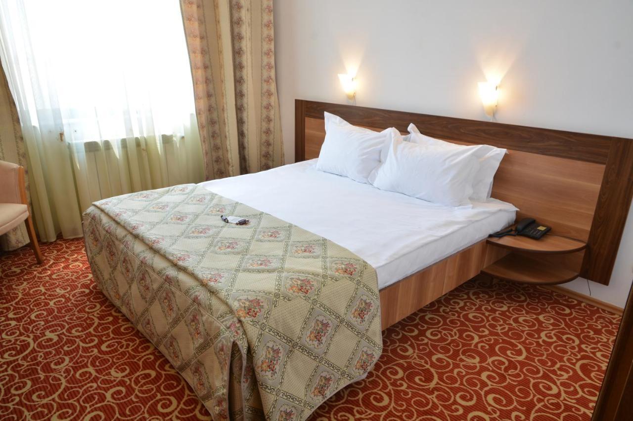 Hotel Central Плоєшті Екстер'єр фото
