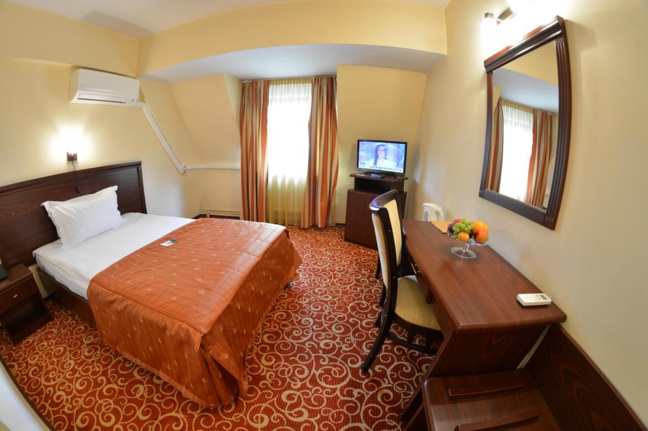 Hotel Central Плоєшті Екстер'єр фото