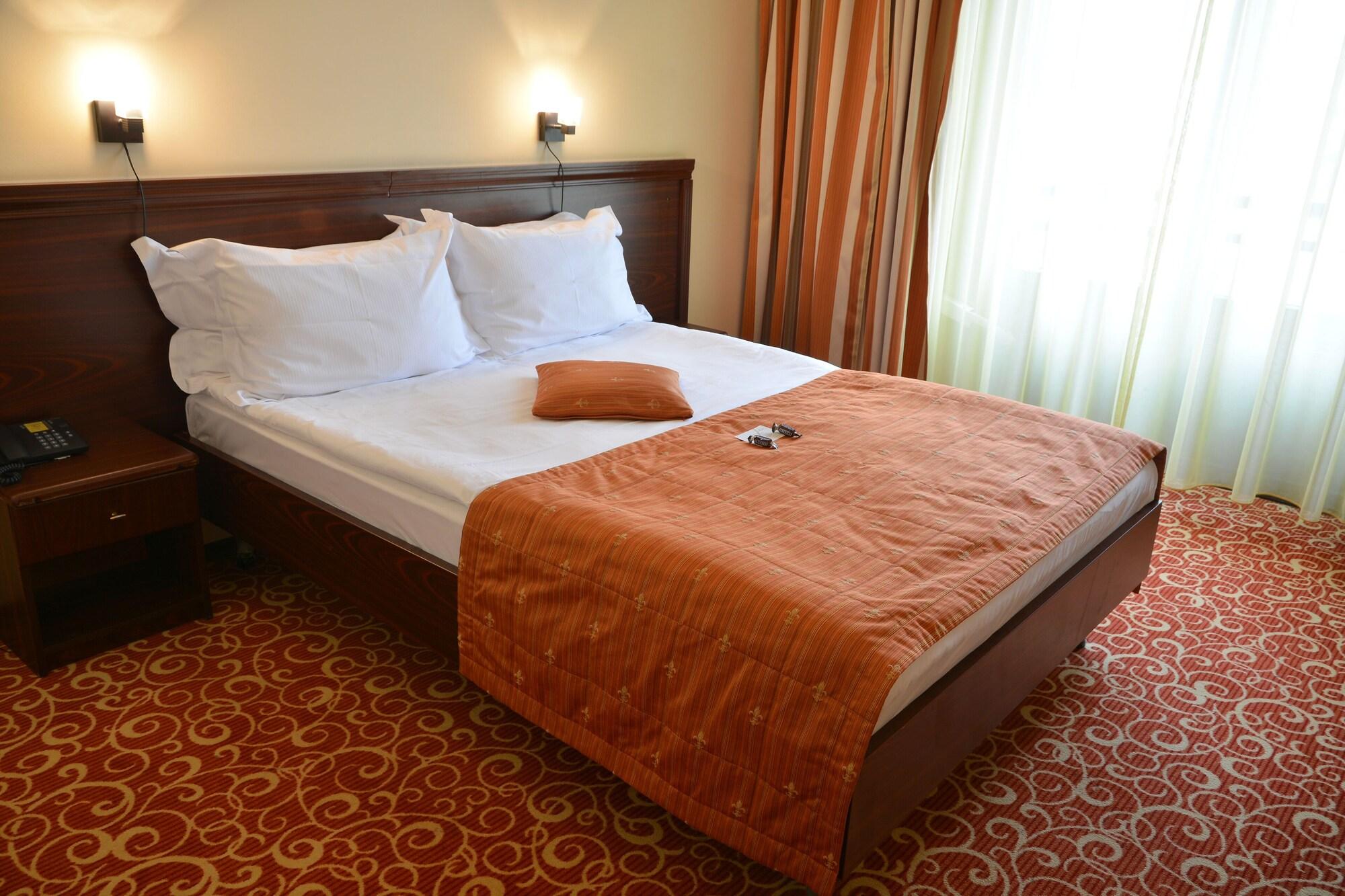 Hotel Central Плоєшті Екстер'єр фото