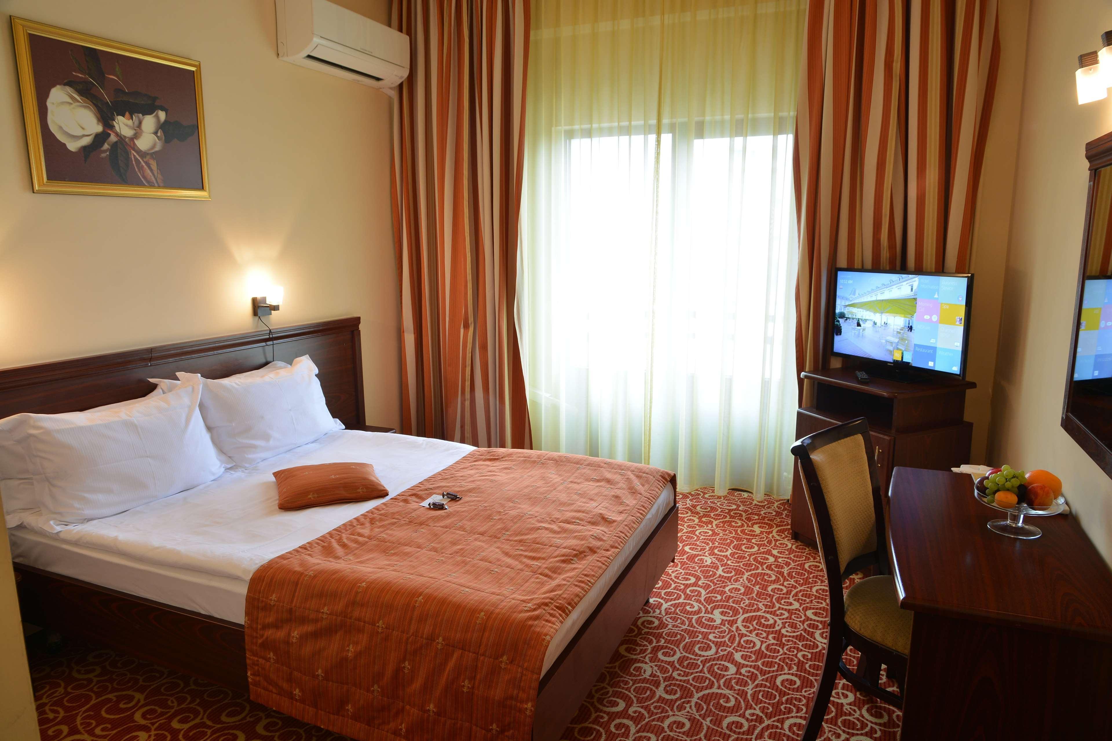 Hotel Central Плоєшті Екстер'єр фото