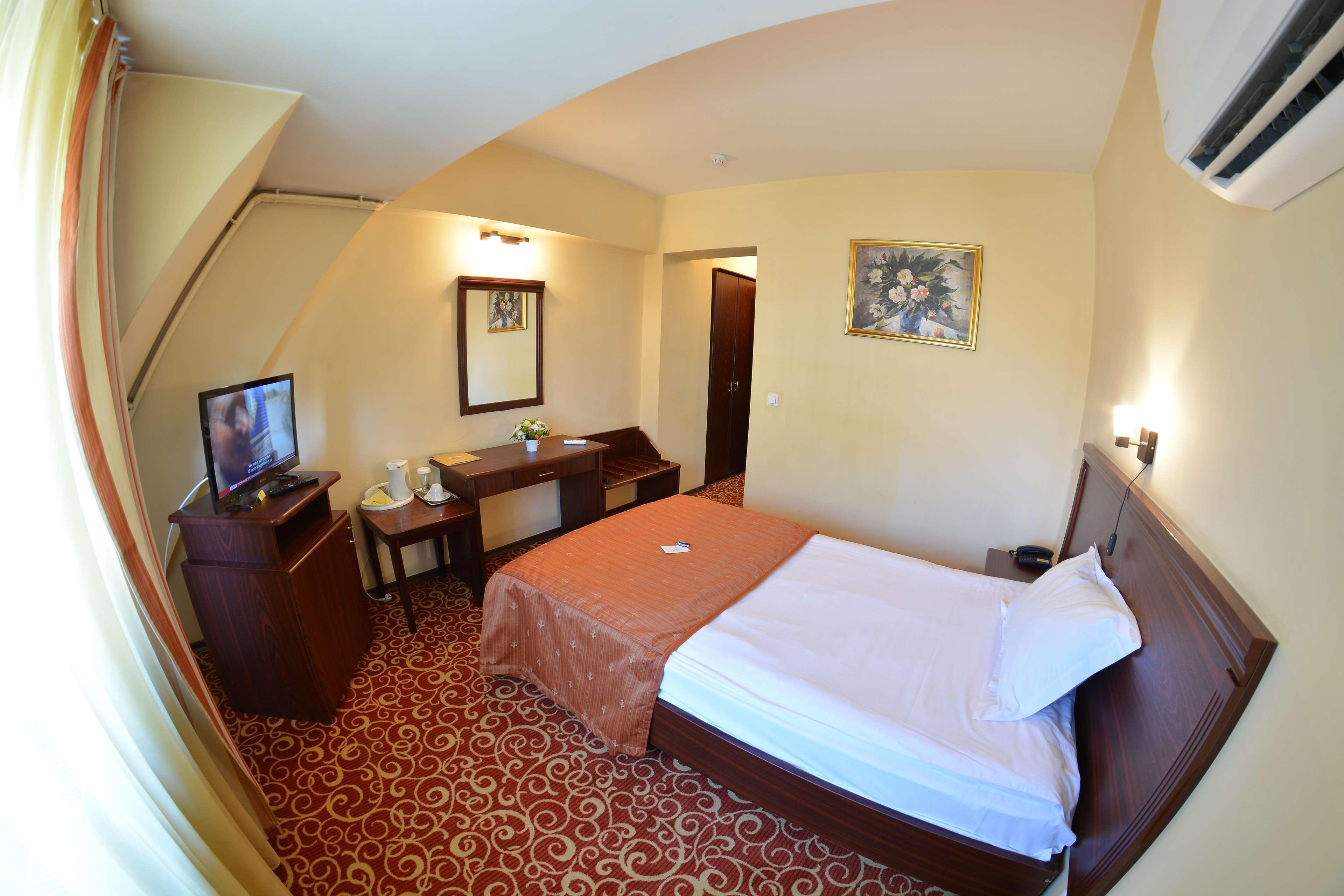 Hotel Central Плоєшті Екстер'єр фото