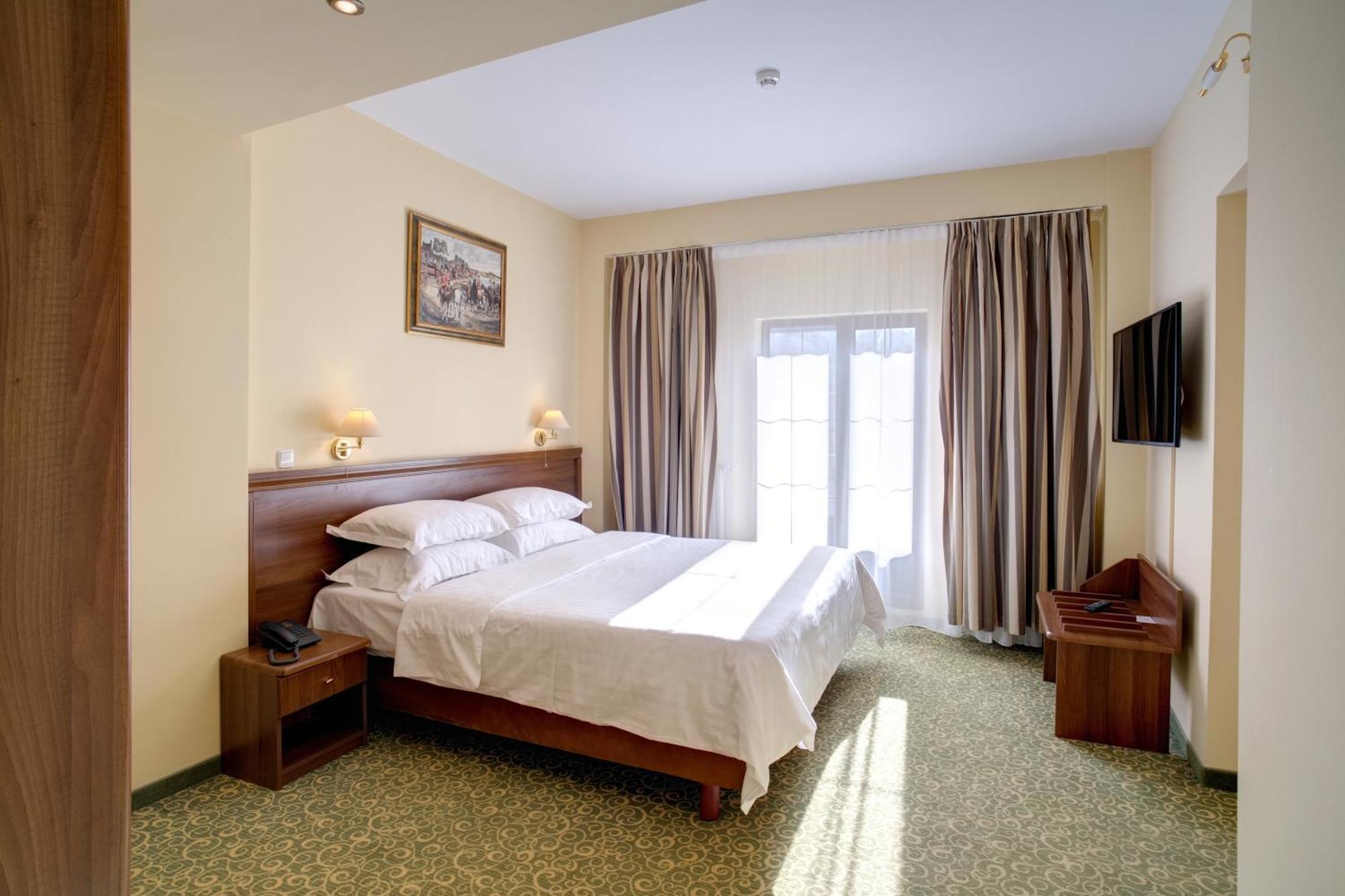 Hotel Central Плоєшті Екстер'єр фото