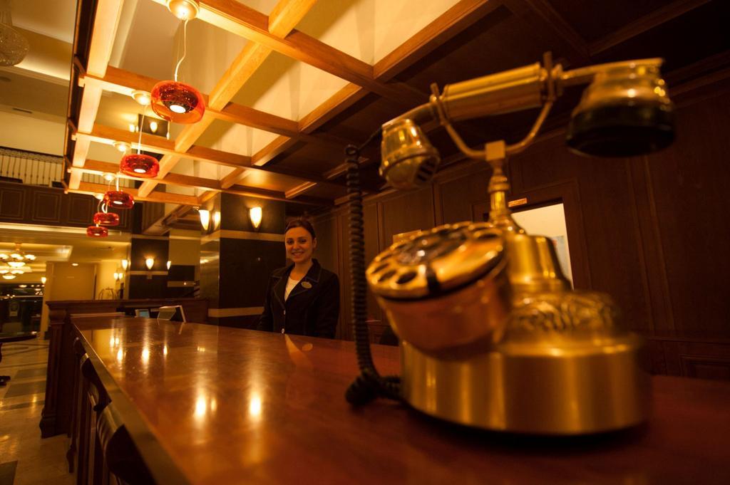 Hotel Central Плоєшті Екстер'єр фото