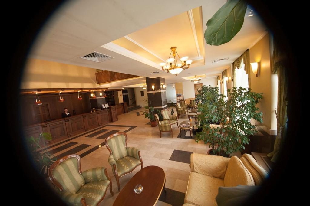 Hotel Central Плоєшті Екстер'єр фото