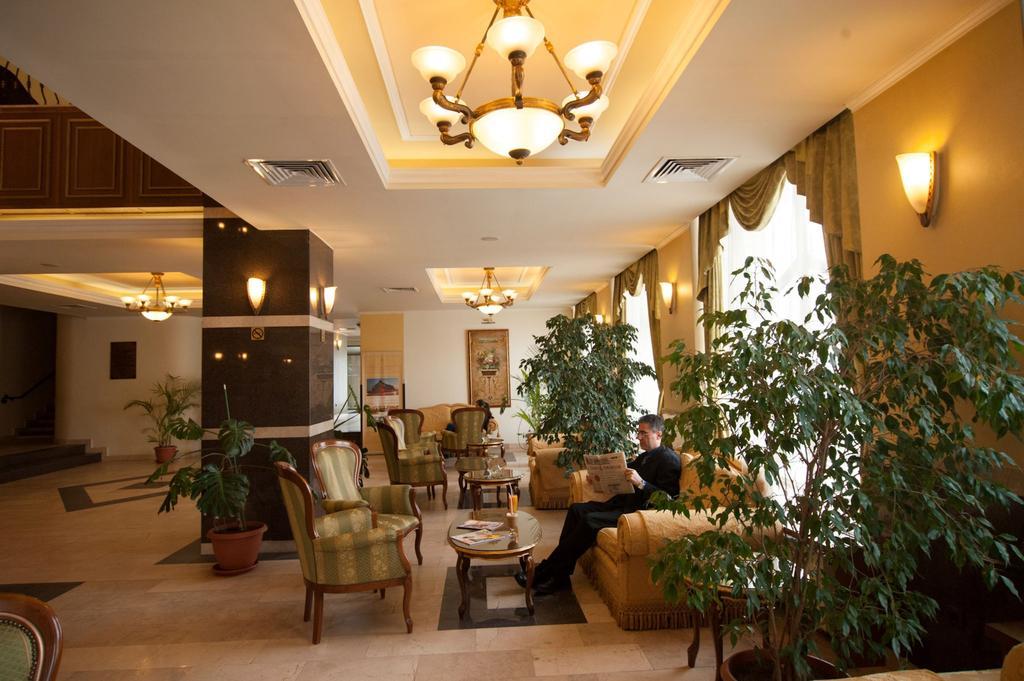 Hotel Central Плоєшті Екстер'єр фото