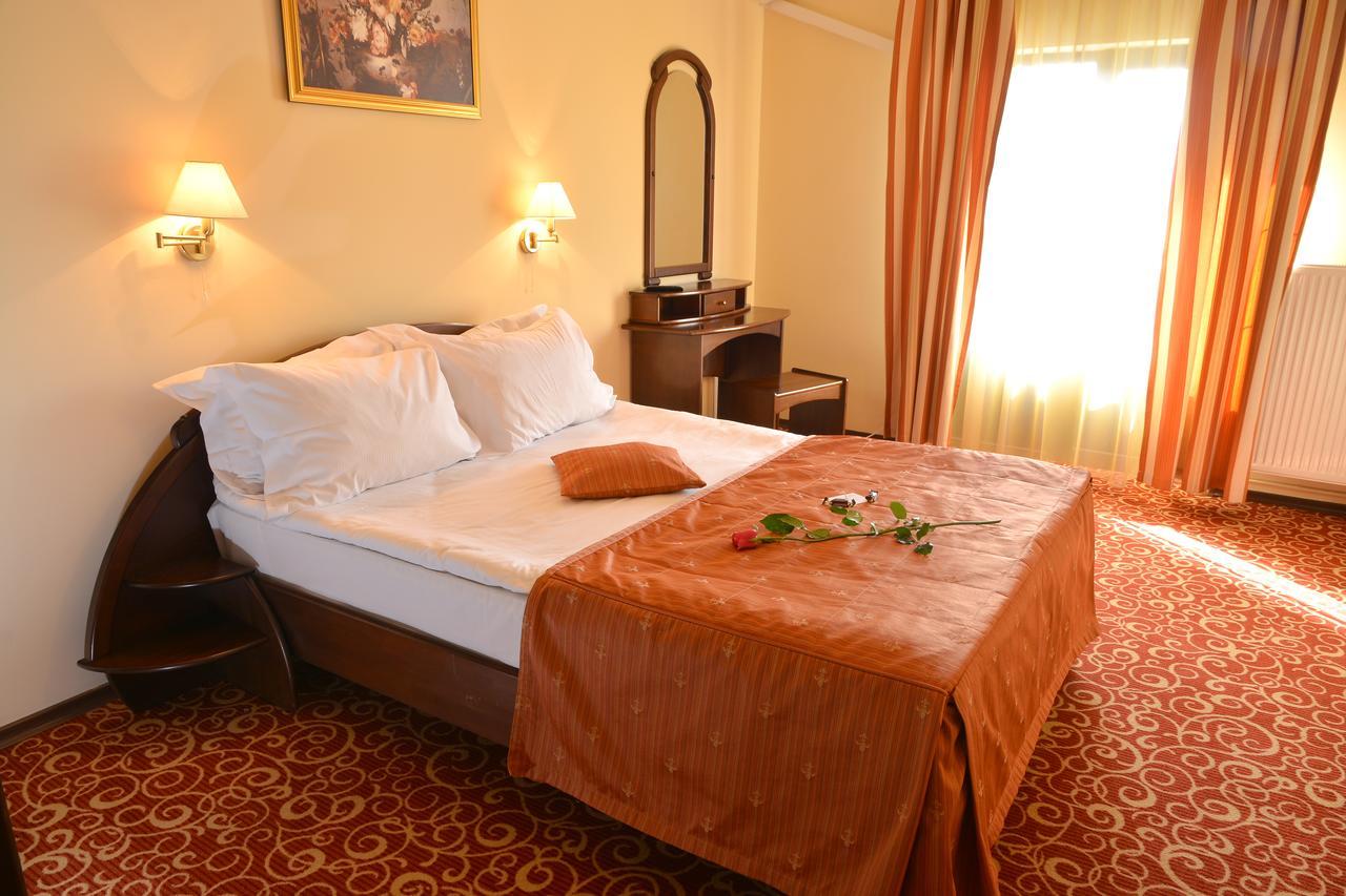 Hotel Central Плоєшті Екстер'єр фото