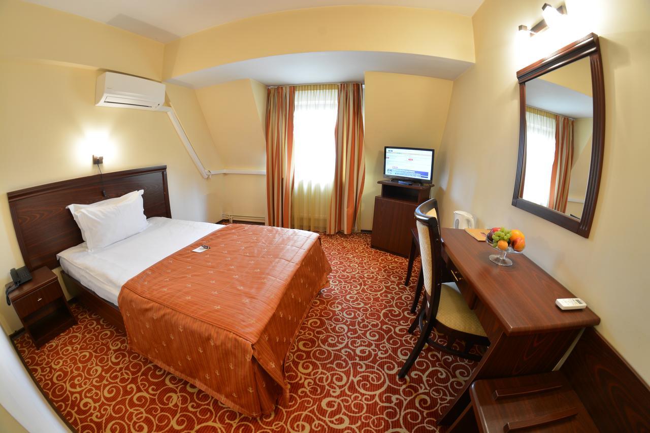 Hotel Central Плоєшті Екстер'єр фото